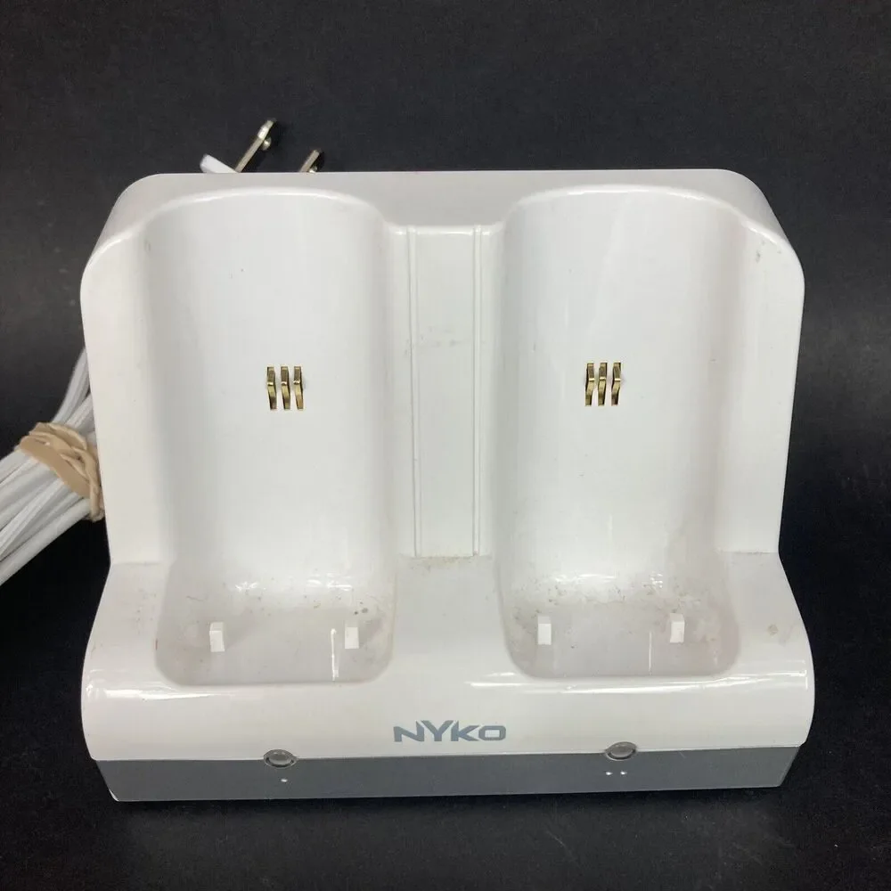 Nyko - Wii Compatible Charging Dock + Battery - White - 87000-A50